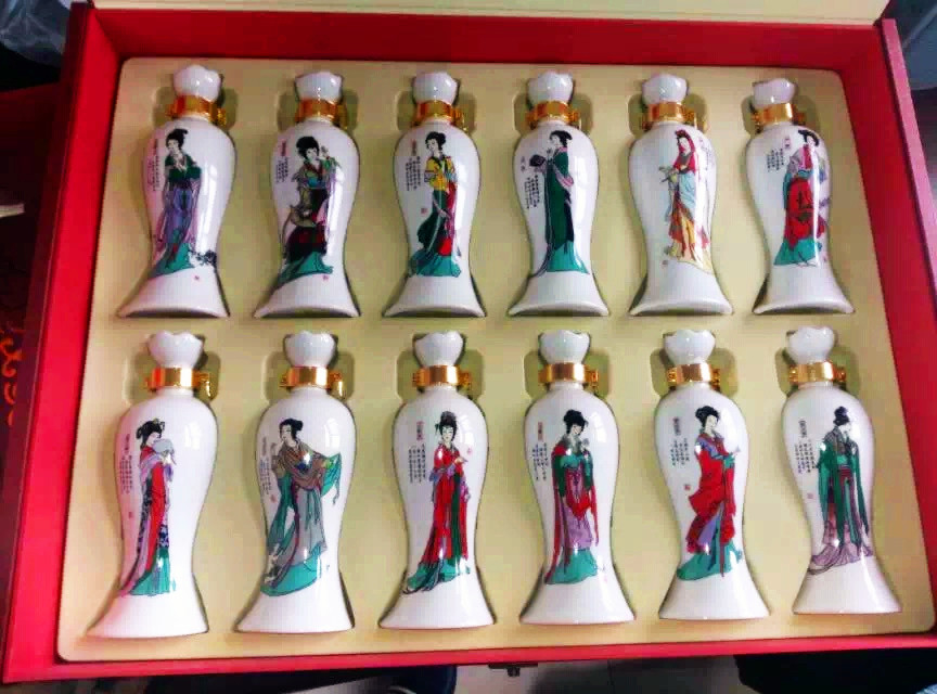 红楼梦十二金钗 一套12瓶125ml×52度浓香型白酒 