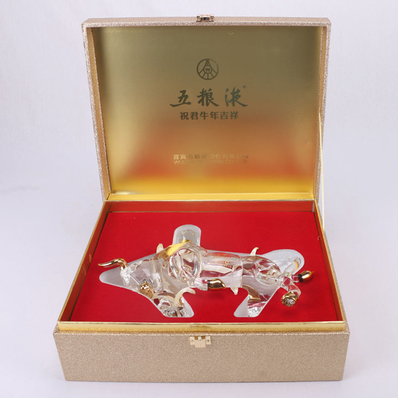 52度500mI五粮液牛年生肖纪念酒.jpg