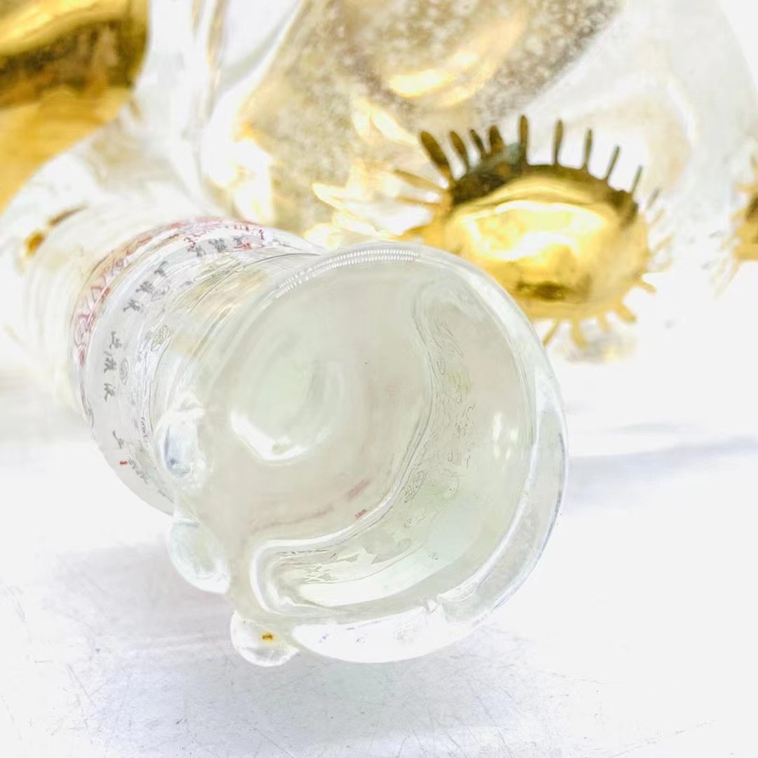 2004年产五粮液熊猫酒52度500毫升jpg
