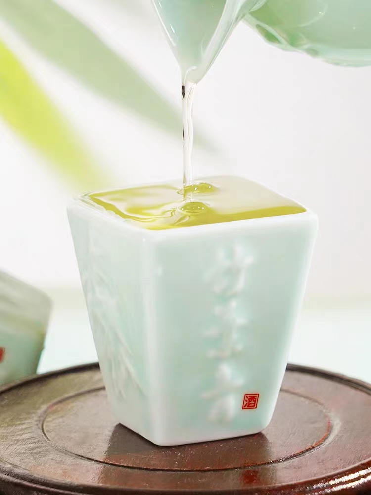 山西杏花村汾酒玉竹竹叶青55度750ml.jpg