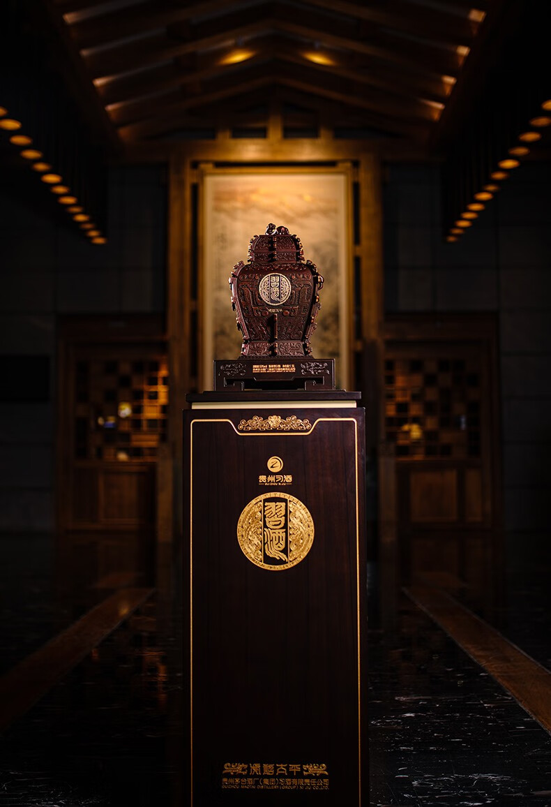 习酒虎诏太平青铜器53度酱香型白酒1.5L带展柜版jpg